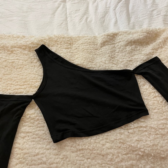 Black Shein cut out Blouse - Picture 2 of 3